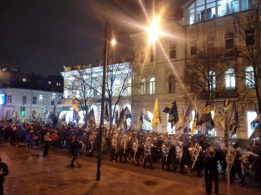 Трансляция факельного марша в Харькове была удалена из Facebook