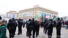 В потасовке возле ХОГА пострадали пикетчик и полицейский