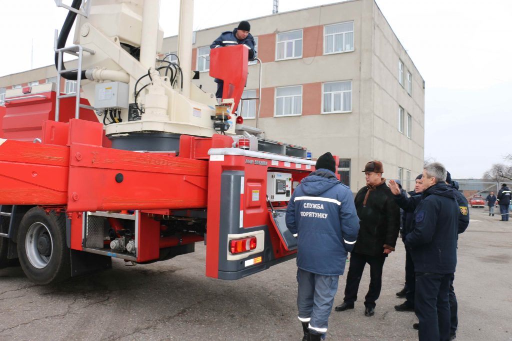 Харьковские спасатели получили новую спецтехнику (фото)