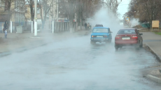 У Харкові через прорив труби не стало гарячої води в 17 будинках (відео)