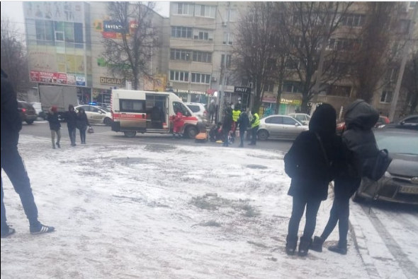 На Валентиновской автомобиль сбил пешехода (фото)