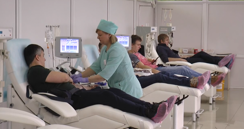 Фахівці обласного центру служби крові б’ють тривогу — не вистачає донорів (відео)