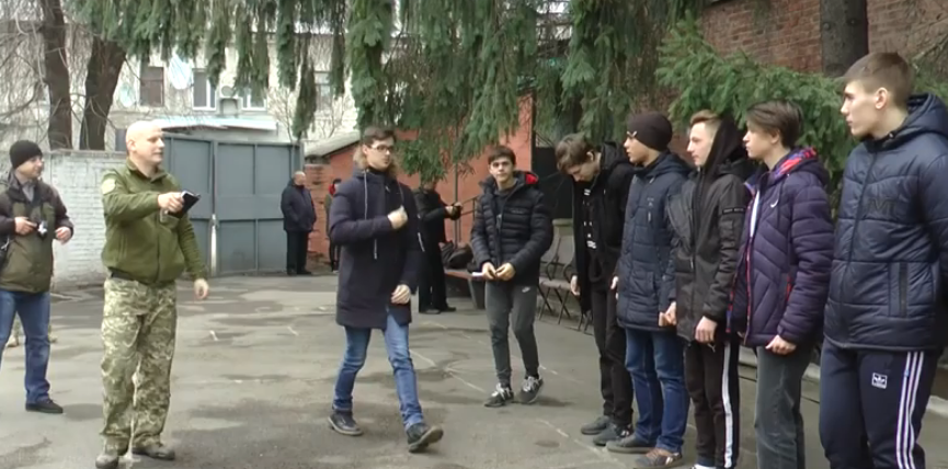 На Харківщині близько 8 тисяч юнаків повинні відвідати районні військкомати (відео)