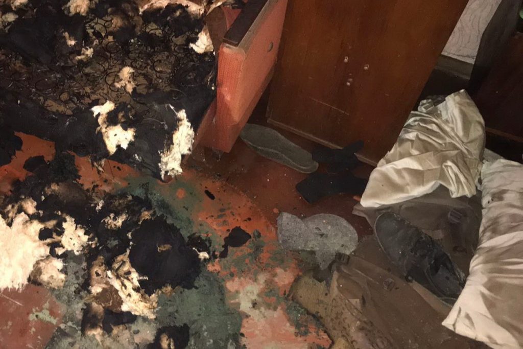 Родственники погибшего сами потушили пожар в квартире, но спасти его не успели
