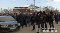 «Стоп дорога». Полиция прокомментировала столкновения на рынке (фото)