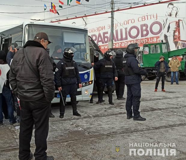 Столкновения на «Барабашово». Полиция выясняет, из чего стреляли