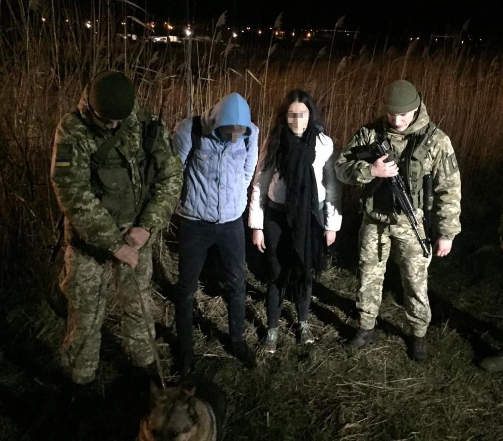 Харьковчанин пытался нелегально провести в Украину 15-летнюю подружку-польку (фото)