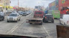 На ул. Версальского столкнулись Toyota и Iveco (фото)