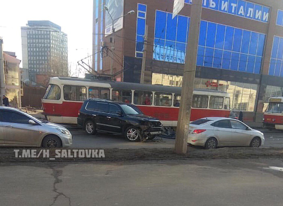 Авария на Московском проспекте заблокировала движение трамваев
