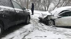 На Журавлевском спуске произошло ДТП. Несколько людей получили травмы (фото)