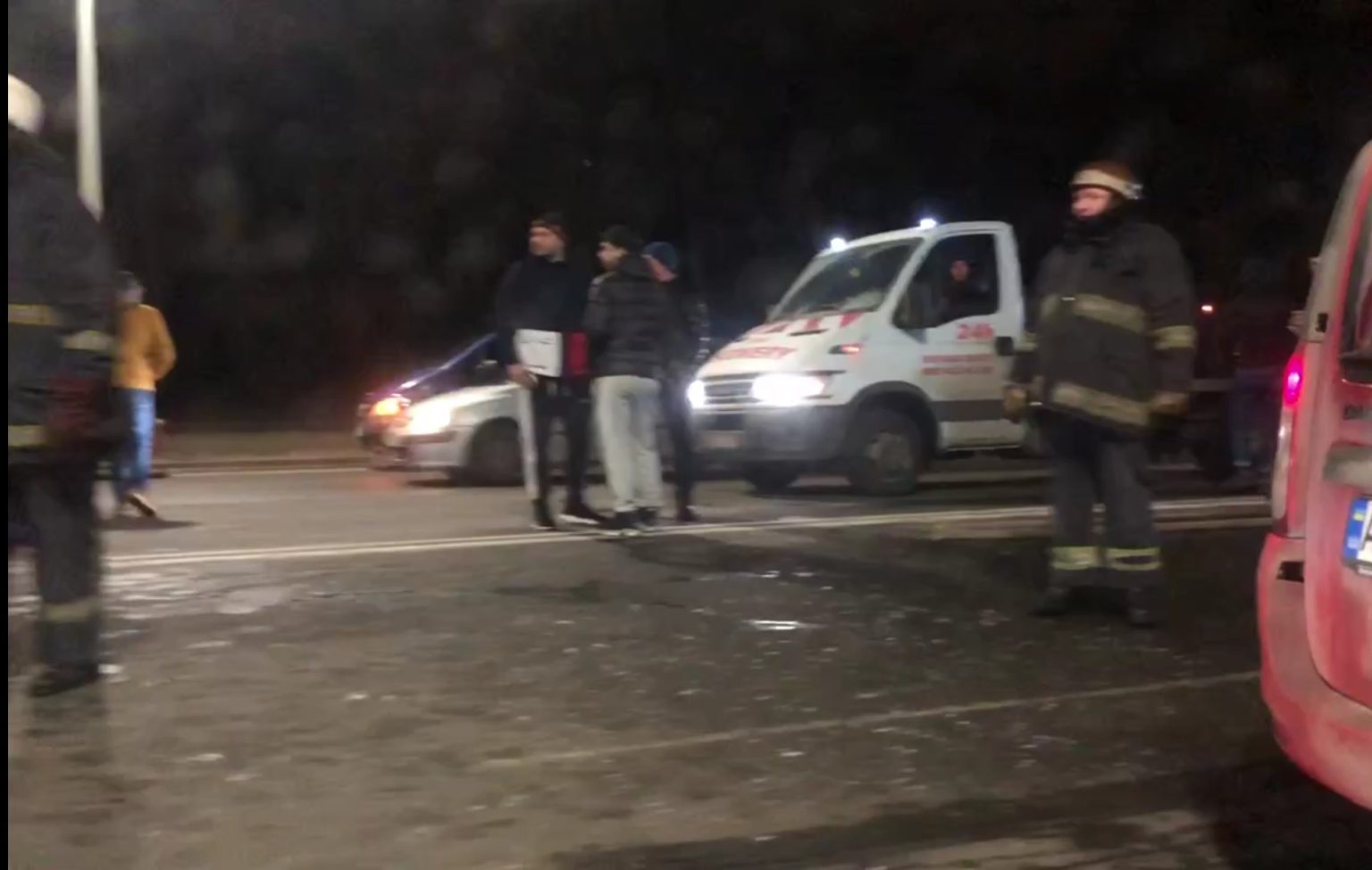 На Герое труда крупное ДТП: столкнулись 4 авто (фото, видео)
