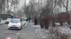 На Салтовке мужчины устроили драку на ножах (видео, обновлено)