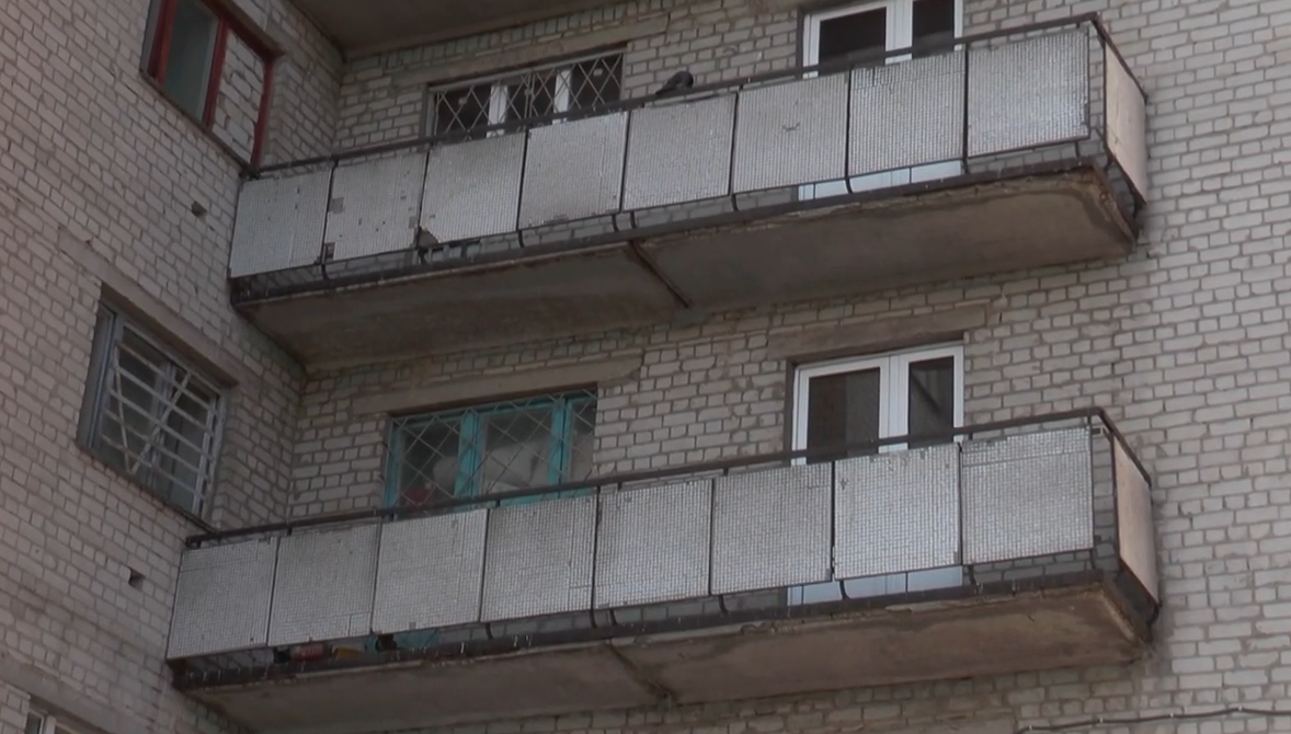 У гуртожитку Харківського автодорожнього коледжу знайшли труп (відео)