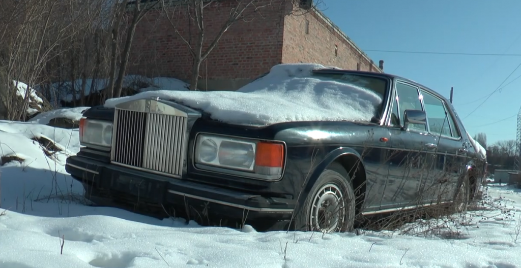 Що за легенди в’ються навколо забутого на околиці Харкова Rolls-Royce (відео)