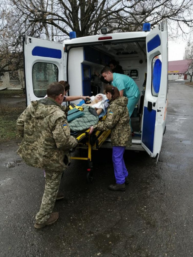Военнослужащий,  которого сбил и оставил умирать на дороге таксист под Харьковом, умер