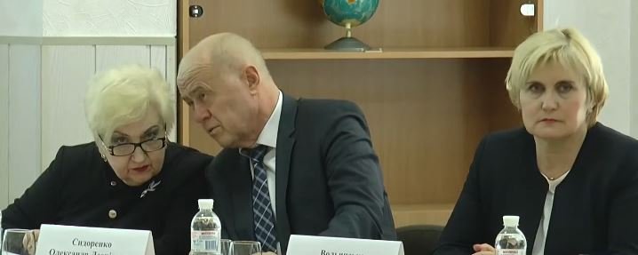 Вчителі початкових класів можуть отримати надбавку до зарплати (відео)