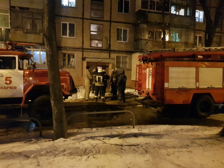 В Харькове горела пятиэтажка. Эвакуировали 10 человек (фото)