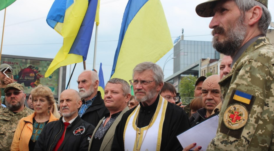 Що думають відомі харківські євромайданівці з приводу повернення беркутівців?