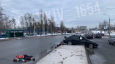 Две женщины погибли под колесами автомобиля на пешеходном переходе (видео, фото 18+)