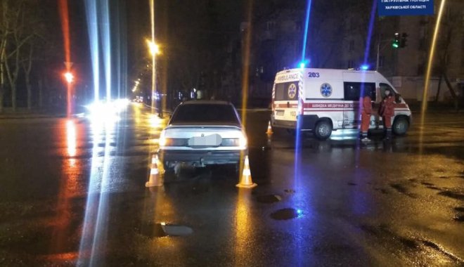В Харькове автомобиль врезался в машину скорой помощи