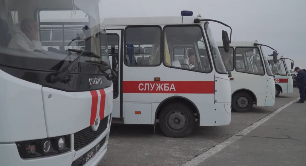 Забросали камнями: эвакуированные из Уханя доехали до Полтавщины (видео)