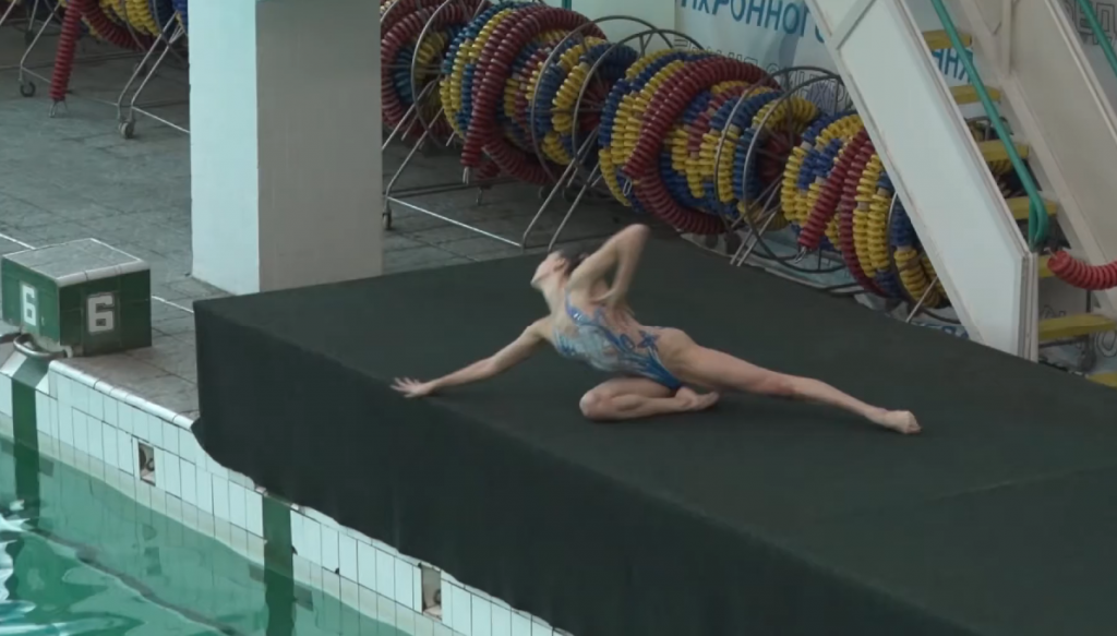 Харків’янки виграли домашній чемпіонат з артистичного плавання (відео)