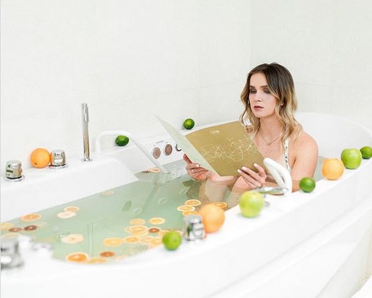 Свитолина подняла дух своим болельщикам пикантным фото в ванной