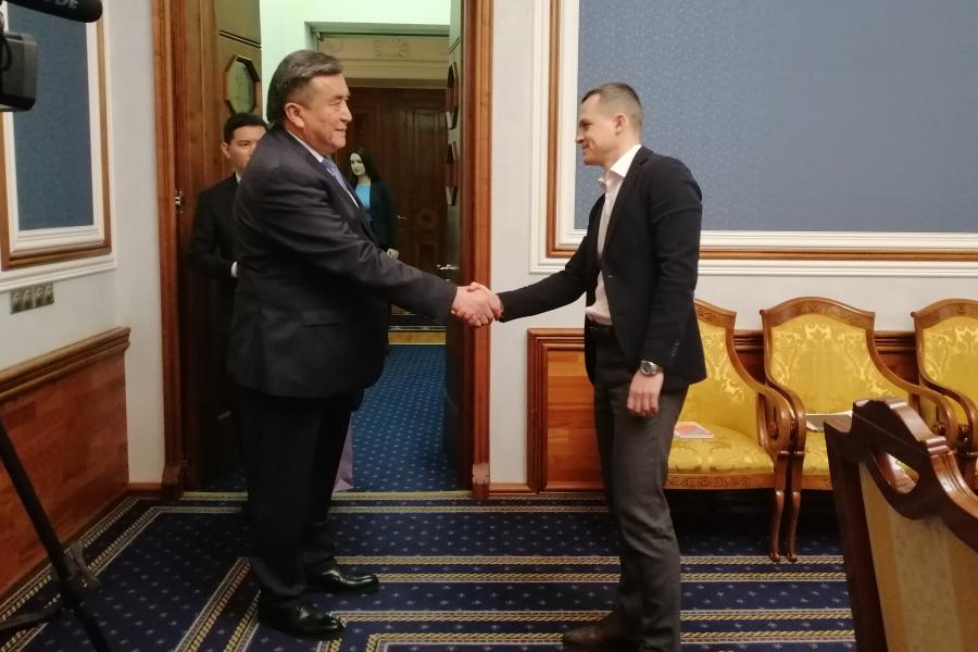 Киргизстан планирует открыть в Харькове почетное консульство — Посол Киргизской Республики в Украине