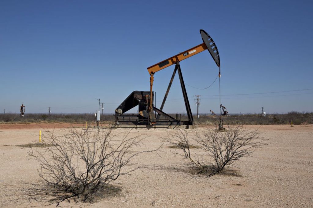 Новий нафтовий демпінг: Техас розробляє сланцеві родовища без обмежень
