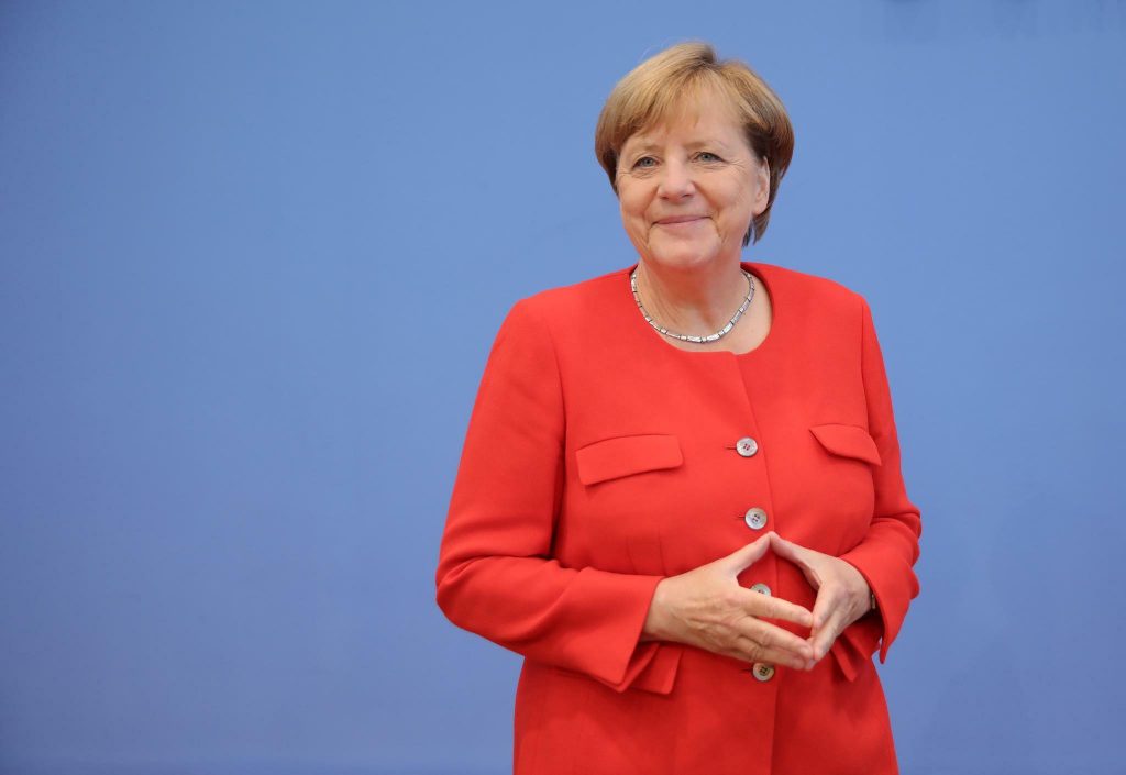 Первый тест Меркель на коронавирус показал отрицательный результат