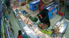 На Харьковщине мужчины с автоматами совершили два ограбления (фото)