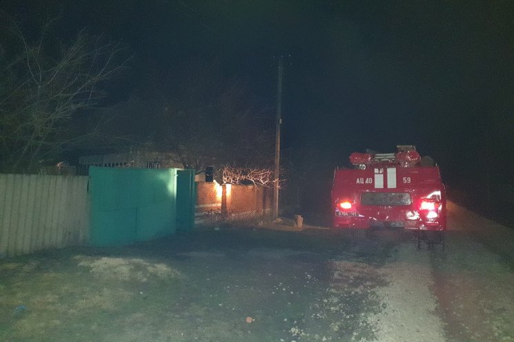 Спасатели устранили угрозу возгорания всего дома на Харьковщине (фото)