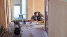 В Харькове отремонтируют тысячу входных групп