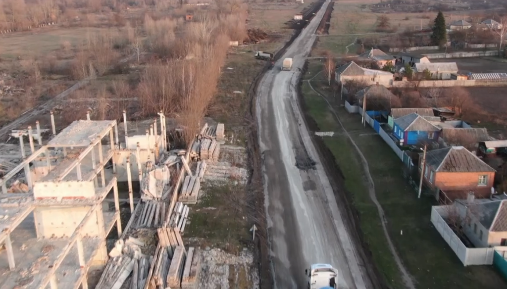 У Харківській області продовжують ремонт траси Чугуїв-Мілове (відео)