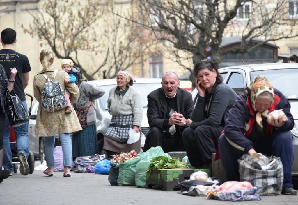 Коронавирус. На Харьковщине «перекроют» стихийную торговлю продуктами питания