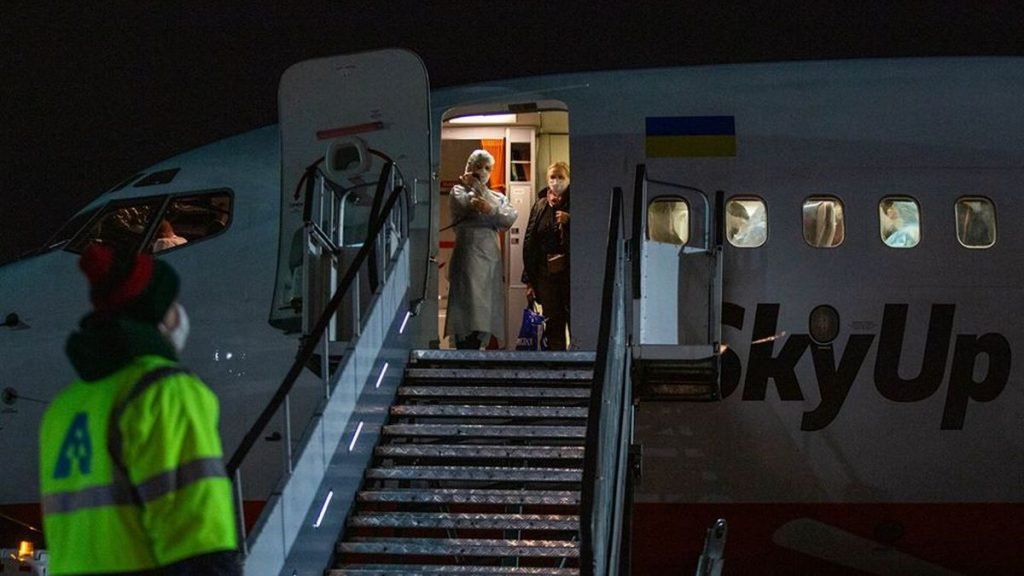 У эвакуированных из Италии пассажиров не обнаружен COVID-19 — Минздрав
