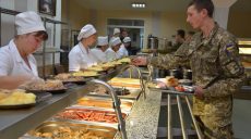 Украинских военных стали разнообразнее кормить