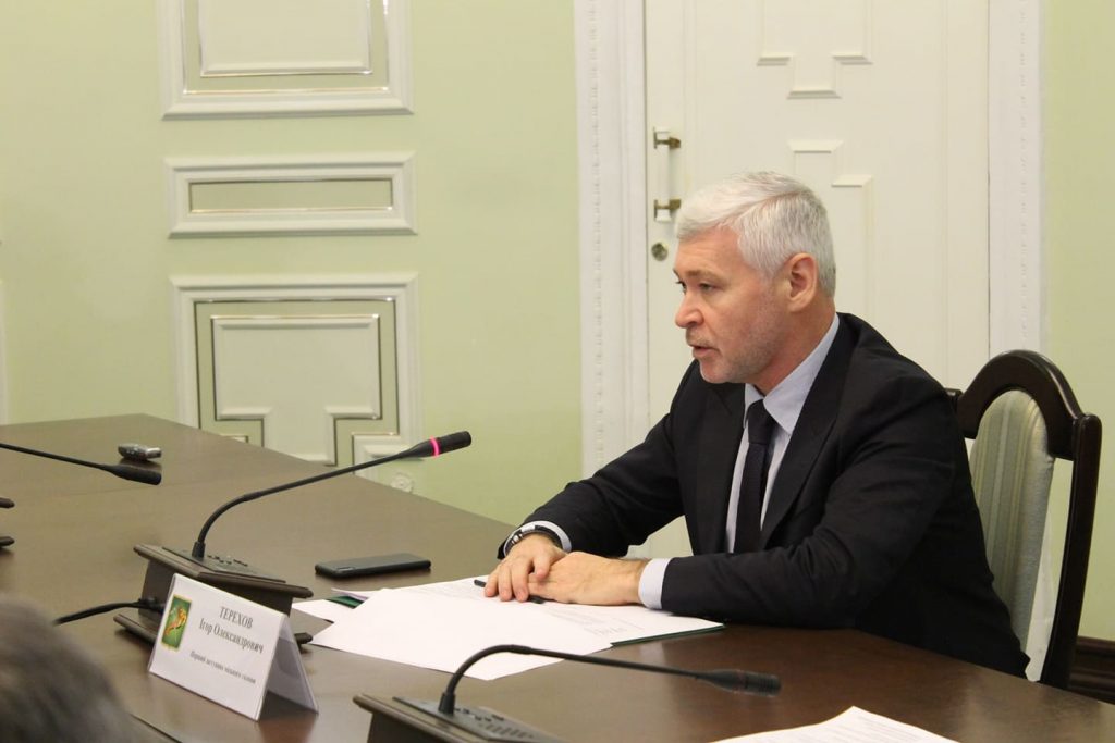 Терехов: закрывать ТЦ, рынки и магазины при нарушении санитарных норм