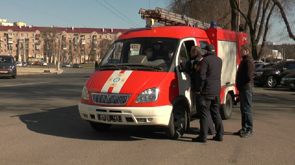 В Харькове от коронавируса защищают пожарные
