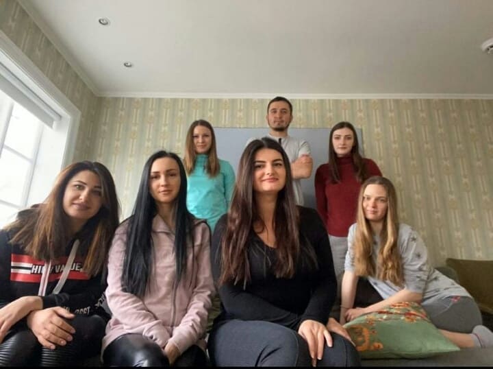 Група українських туристів, серед яких харків’яни, не може повернутися додому (фото, відео)