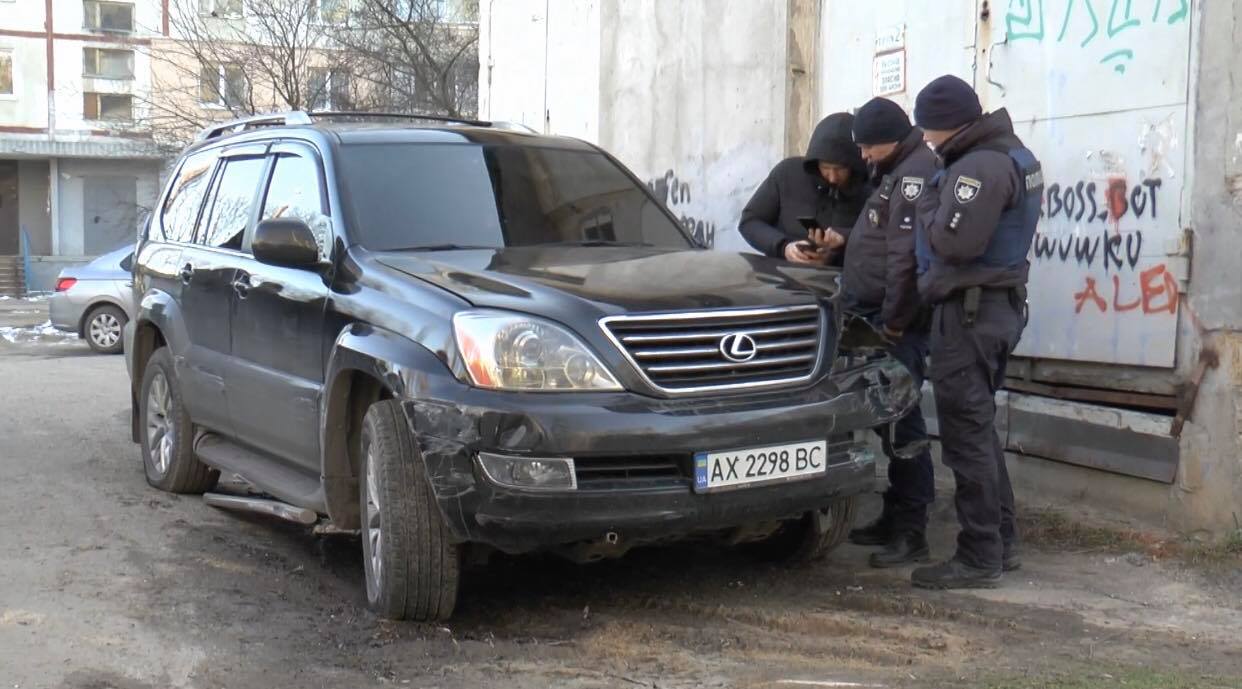 В машине были бандиты»: охранник стоянки рассказал про погоню на Алексеевке (фото)