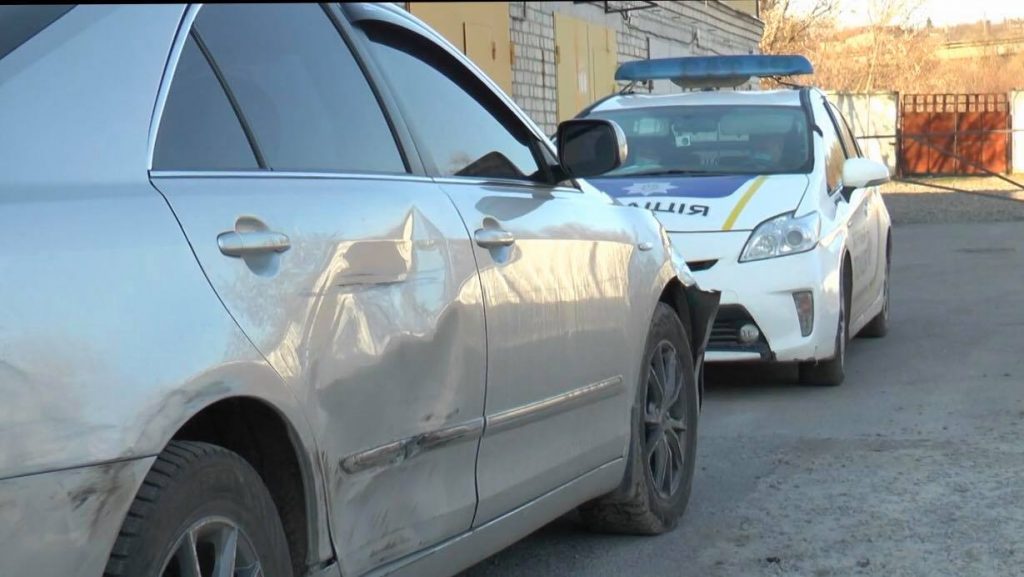«В машине были бандиты»: охранник стоянки рассказал про погоню на Алексеевке (фото)