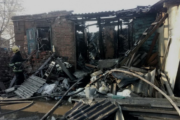 На Новой Баварии пожар оставил без дома четыре семьи (фото)