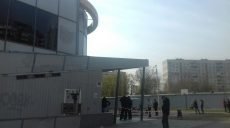 В Харькове у входа в супермаркет произошел взрыв (фото, видео)