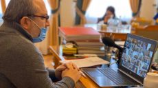 Премьер отказался общаться с мэрами напрямую, без облгосадминистраций