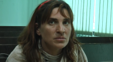 У Харкові суд обрав запобіжний захід жінці, яку затримали з головою доньки в пакеті (відео)