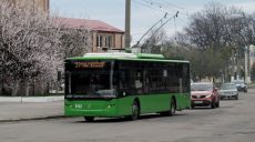 В электротранспорте Харькова пассажиры могут бесплатно получить маску