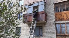 Сосед-курильщик поджег чужой балкон (фото)