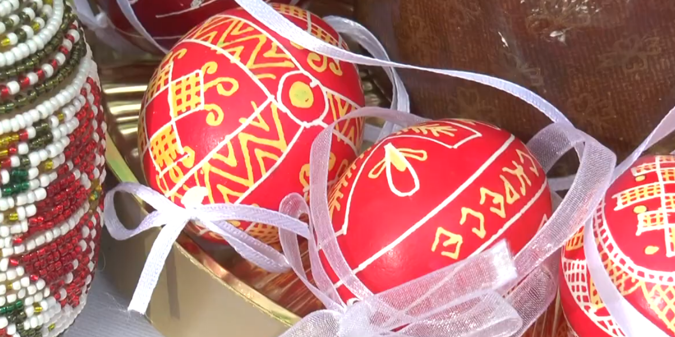 Харківські майстри показали, як зробити справжню народну писанку (відео)