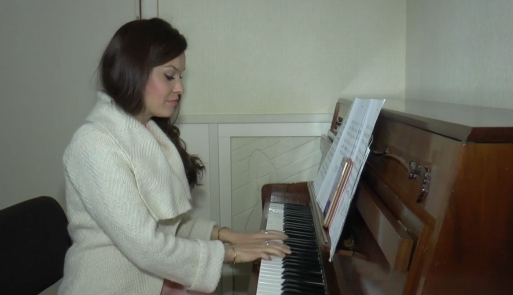 Учні харківських музичних шкіл займаються вдома по інтернету (відео)